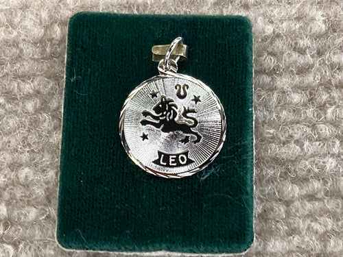 Leo Silver Charm