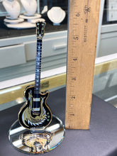 Laden Sie das Bild in den Galerie-Viewer, Dragon Guitar Glass Figurine