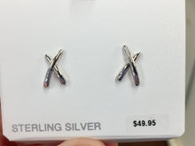 Charger l&#39;image dans la galerie, Silver Geometric (X) Stud Earrings