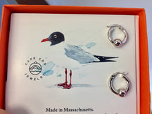 Cargar imagen en el visor de la galería, Cape Cod Silver Hoop Earrings