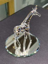 Charger l&#39;image dans la galerie, Giraffe Glass Figurine With 22 K Gold Accents