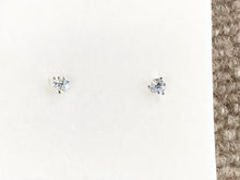 Load image into Gallery viewer, Diamond Stud Earrings 0.75 Carats