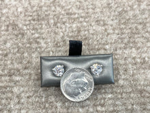 Laden Sie das Bild in den Galerie-Viewer, Diamond Stud Earrings 1.43 Carats