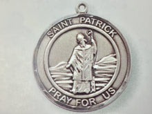 Cargar imagen en el visor de la galería, Saint Patrick&#39;s Medal With 24 Inch Silver Curb Chain Religious