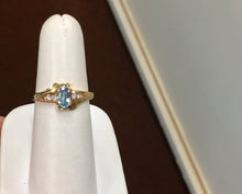 Charger l&#39;image dans la galerie, 14 K Yellow Gold Aquamarine And Diamond Ring
