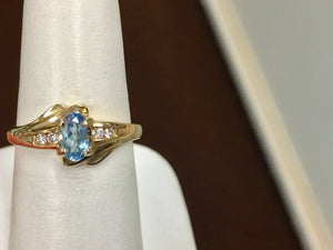 14 K Yellow Gold Aquamarine And Diamond Ring