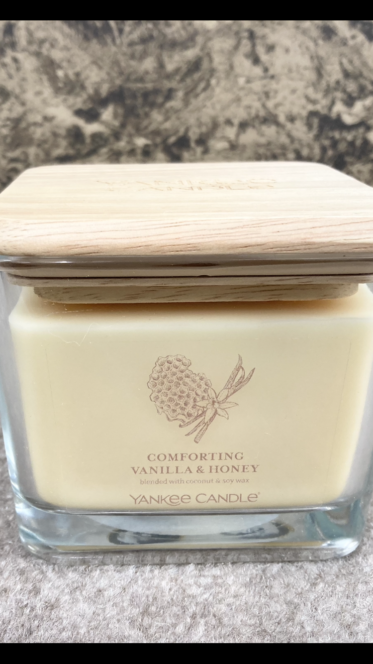 Comforting Vanilla & Honey Yankee Candle