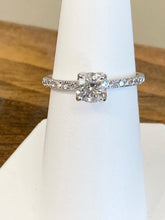 Cargar imagen en el visor de la galería, Diamond Engagement Ring White Gold