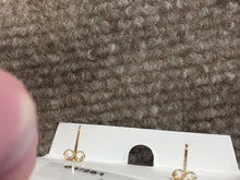 Cargar imagen en el visor de la galería, Cultured Pearl Earrings 4.5 Millimeters