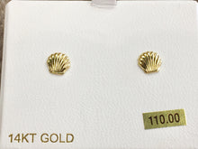 Load image into Gallery viewer, Gold Sea Shell Earrings