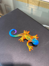 Cargar imagen en el visor de la galería, Gecko Kona Glass Figurine
