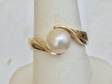 Load image into Gallery viewer, Pearl 14 K Yellow Gold Ring