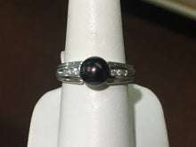 Cargar imagen en el visor de la galería, Black Pearl And Diamond 14 K White Gold Ring