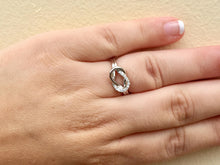 Charger l&#39;image dans la galerie, 14 K White Gold Diamond Love Knot Ring