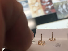 Load image into Gallery viewer, Clover Earrings 14 K Yellow Gold Studs