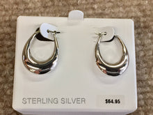 Charger l&#39;image dans la galerie, Sterling Silver Oval Hoop Earrings
