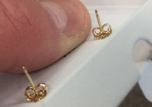 Load image into Gallery viewer, Ribbon 14 K Yellow Gold Stud Earrings