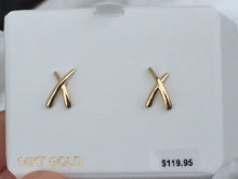 Laden Sie das Bild in den Galerie-Viewer, 14 K Yellow Gold X Pattern Stud Earrings