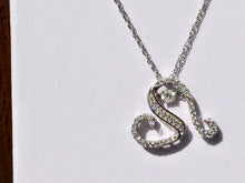 Cargar imagen en el visor de la galería, 14 K White Gold Shimmer Diamond Heart Pendant