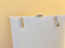 Charger l&#39;image dans la galerie, Half Carat Diamond Gold Earrings