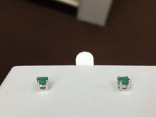 Charger l&#39;image dans la galerie, Emerald 14 K White Gold Stud Earrings 0.54 Carats