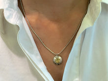 Cargar imagen en el visor de la galería, Silver And Gold Pendant With Chain