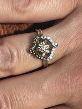 Cargar imagen en el visor de la galería, 14 K White Gold White And Brown Diamond Cocktail Ring